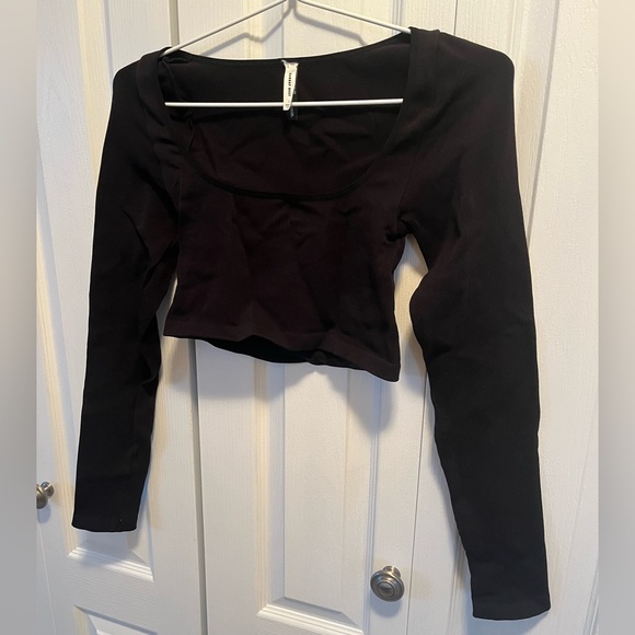 NWOT Aritzia Ribbed Seamless Cropped Long sleeve - Picture 3 of 6